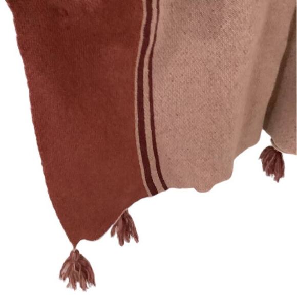 Treasure & Bond Open Front Tassel Knit Poncho In Pink Combo One Size - Picture 10 of 13